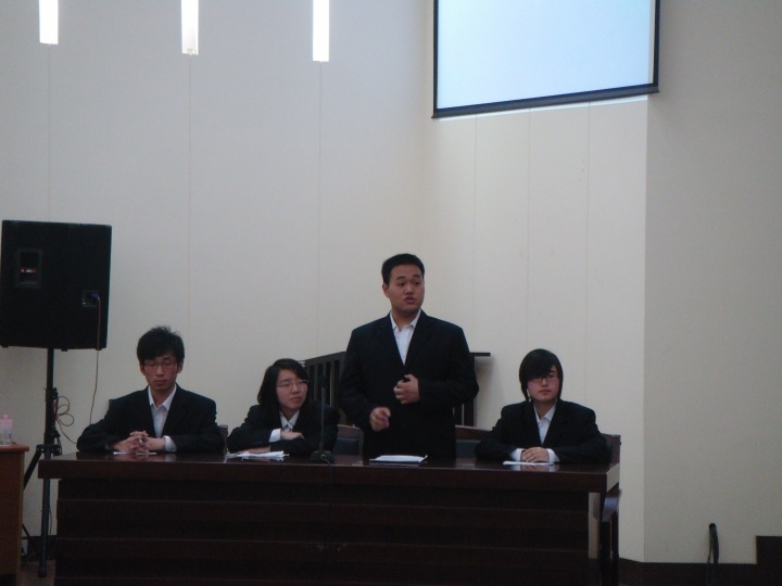 快直播体育
参加“模拟两会”荣获第三