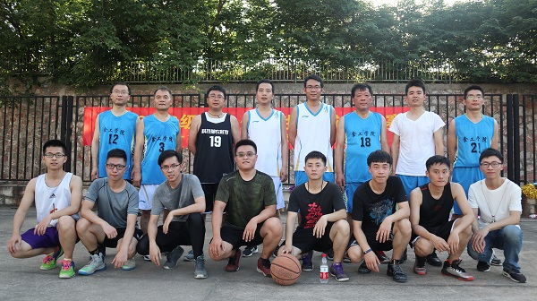 快直播体育
举行欢送2018届毕业生师生篮球赛