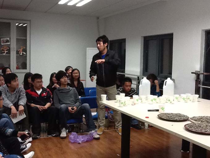 快直播体育
学生交流会顺利举行