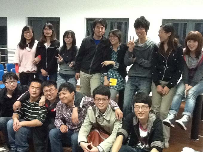 快直播体育
学生交流会顺利举行