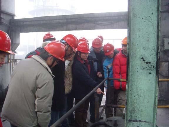 快直播体育
应化051班同学在中国石化集团南京化学有限公司实习