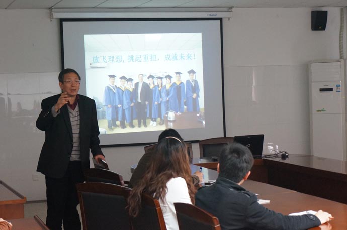 “食源多糖在抗氧化、抗炎和抗肿瘤中的分子机制”讲座在快直播体育
召开