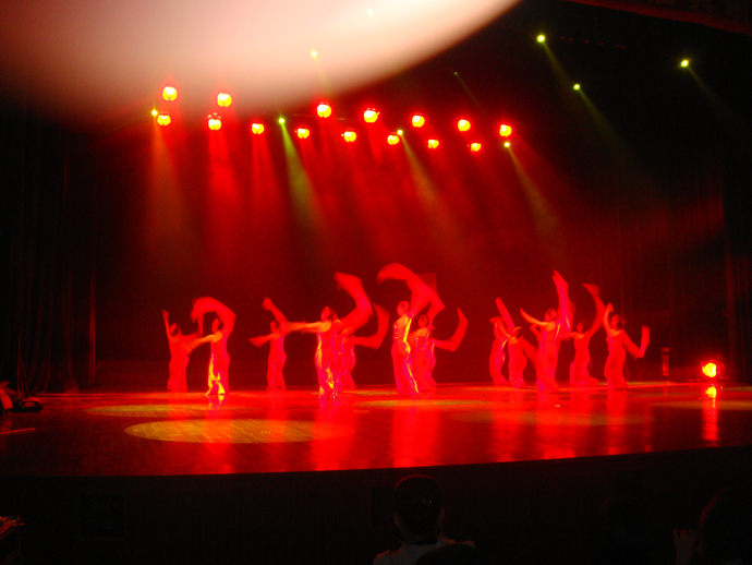 快直播体育
获校第二届舞蹈大赛三等奖及最佳组织奖