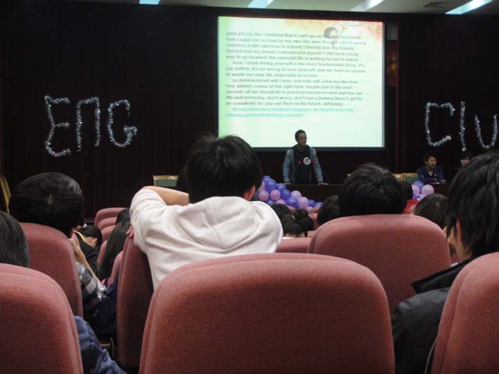 快直播体育
英语演讲比赛圆满结束