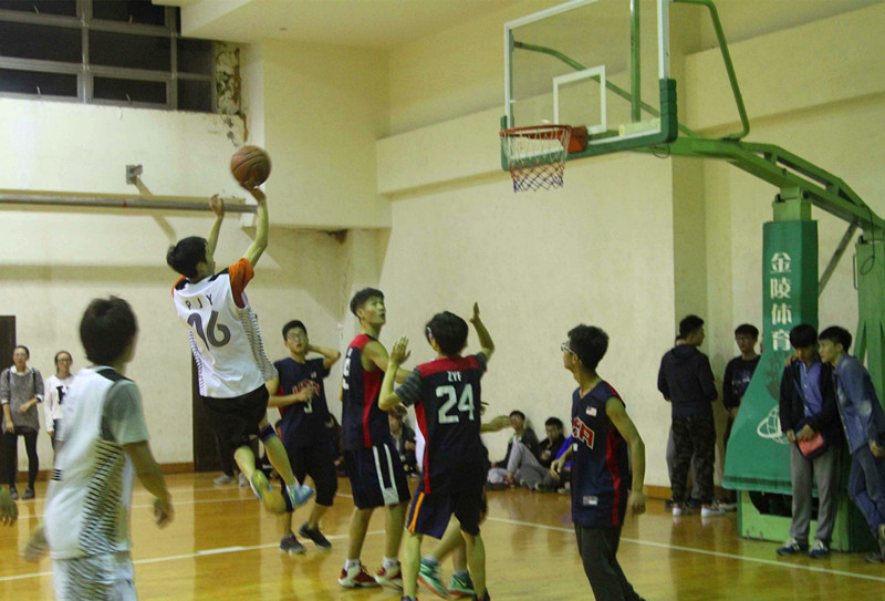 【新生杯篮球赛】最后一战快直播体育
获得第四名